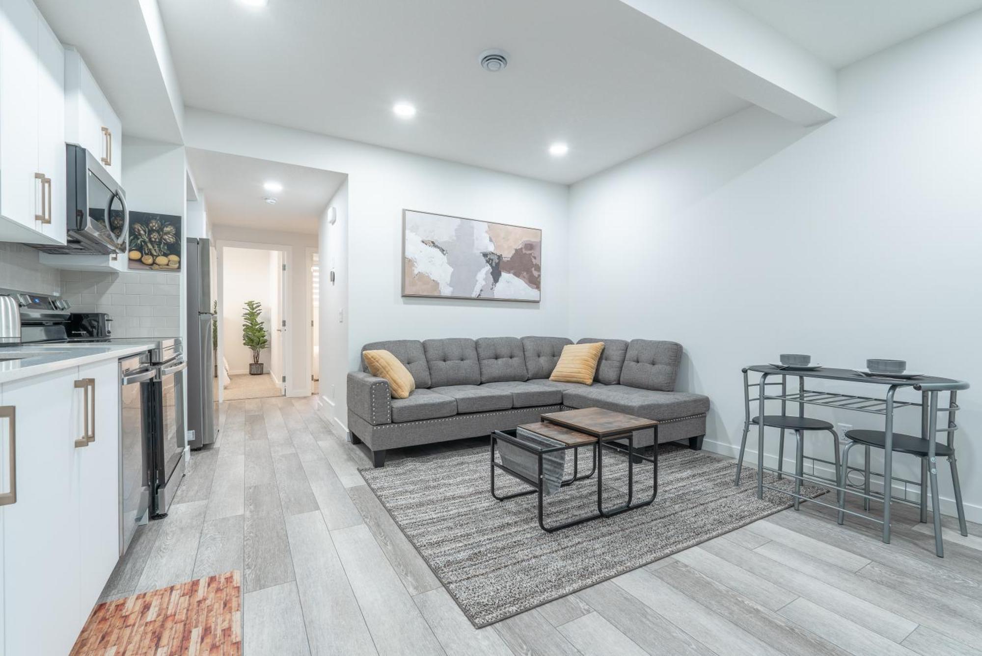 Stylish Getaway 2bd Basement By Ymca And South Health Campus Hospital Apartment Calgary