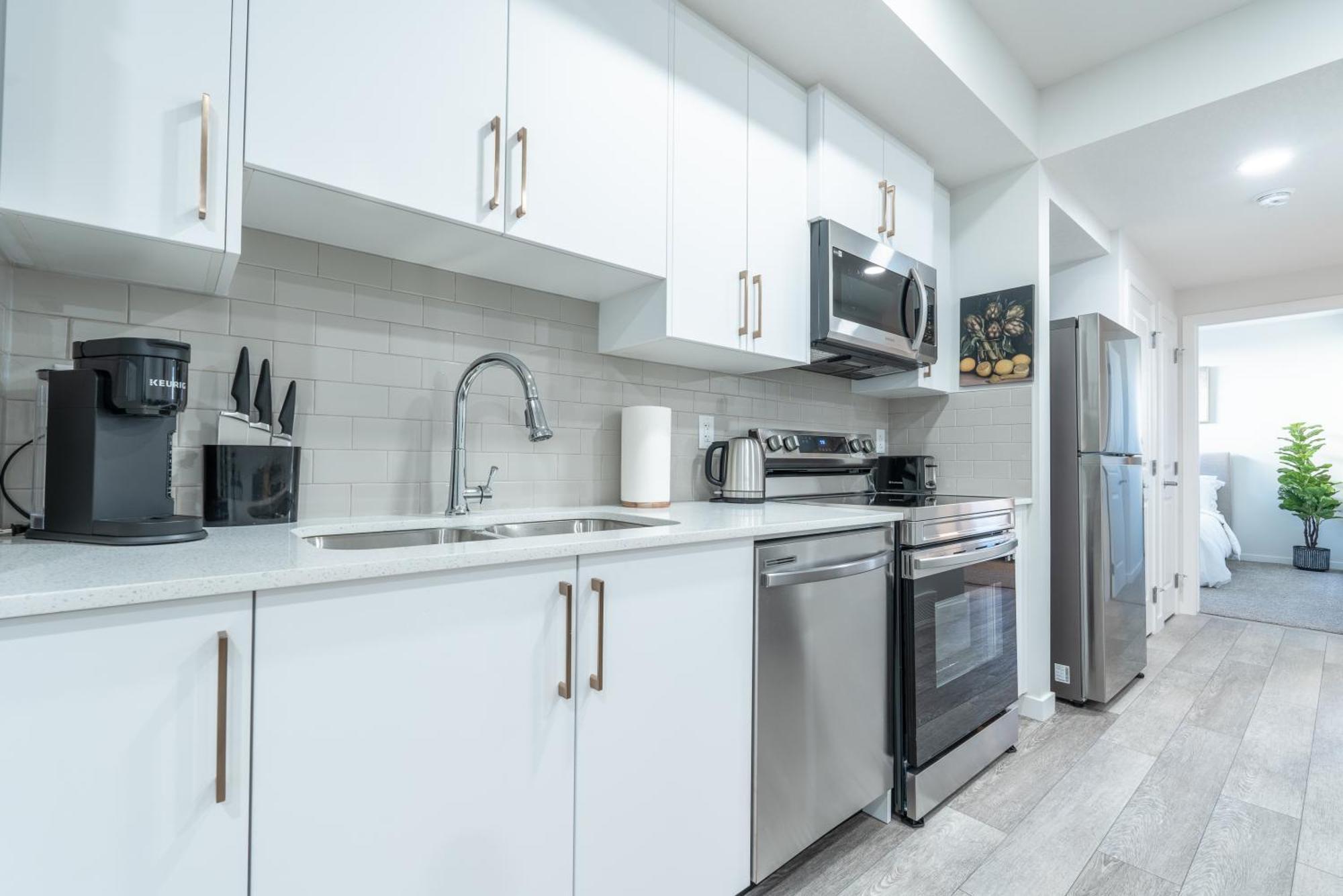 Apartment Stylish Getaway 2bd Basement By Ymca And South Health Campus Hospital *