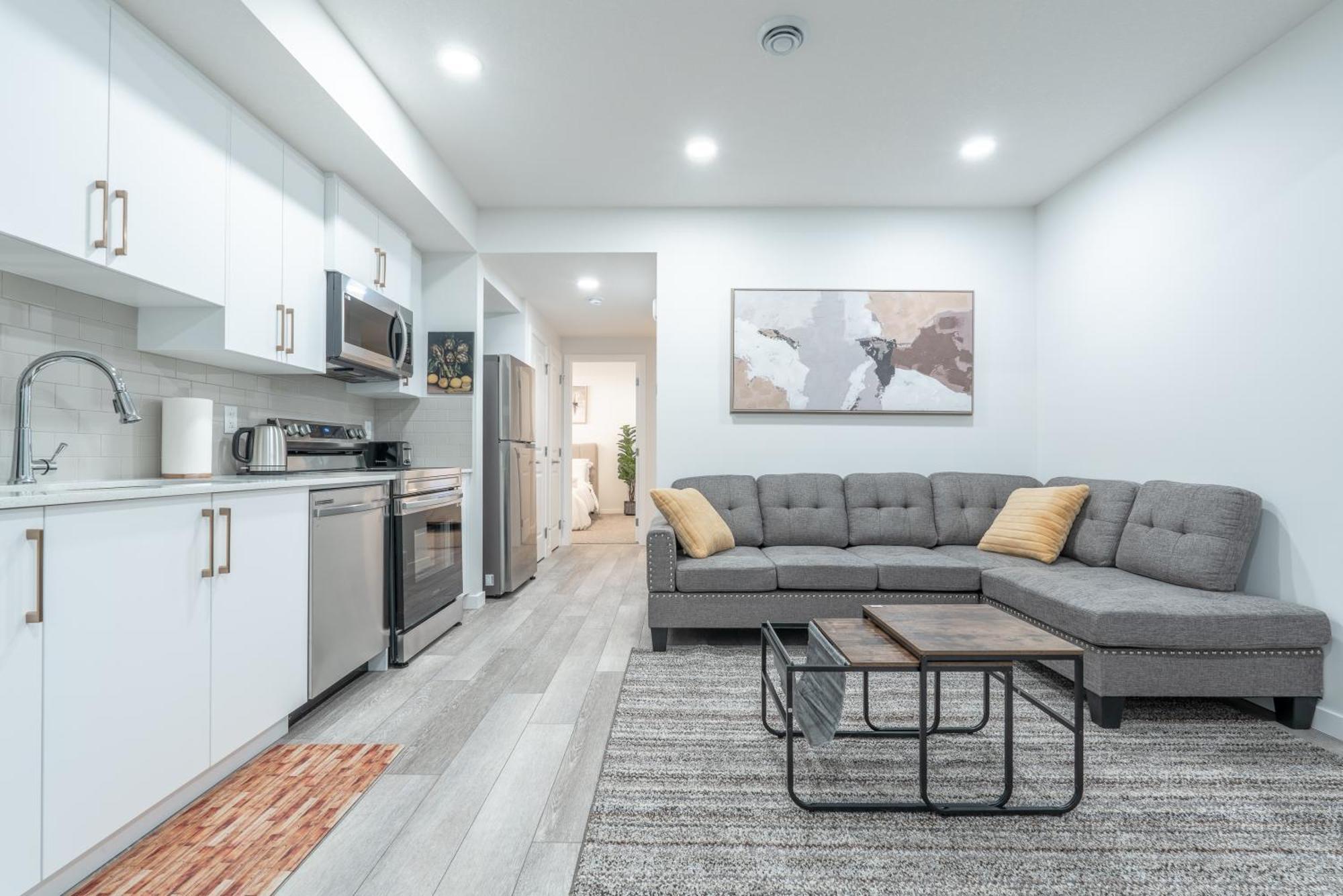 Apartment Stylish Getaway 2bd Basement By Ymca And South Health Campus Hospital *