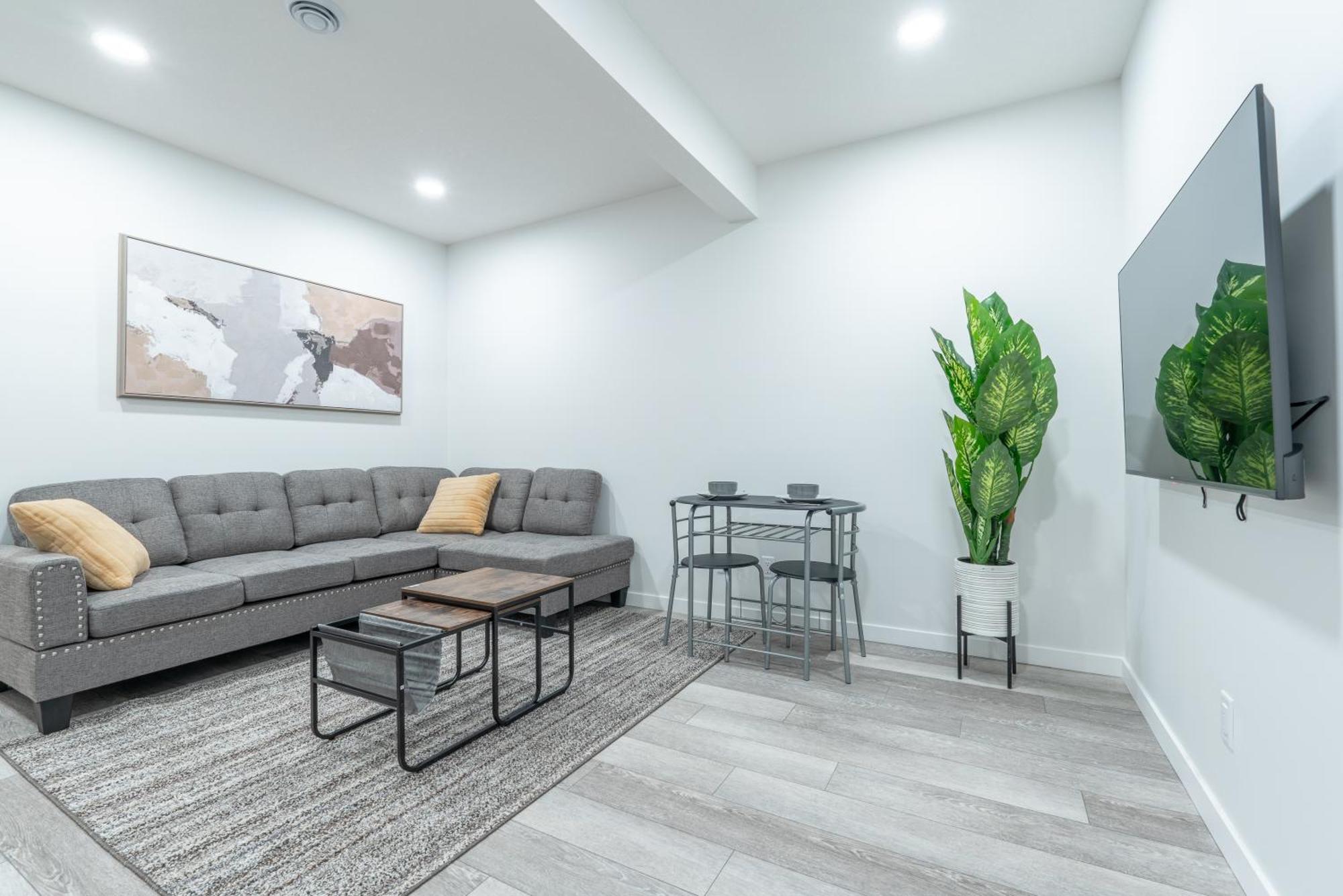 Apartment Stylish Getaway 2bd Basement By Ymca And South Health Campus Hospital